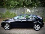 Ford Focus 1.6 Zetec 5dr - Image 12