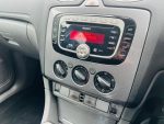 Ford Focus 1.6 Titanium 5dr - Image 3