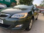 Vauxhall Astra 1.6 16v Exclusiv Euro 5 5dr - Image 6